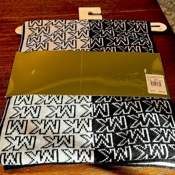 Michael Kors scarf hat - Picture 2 of 5